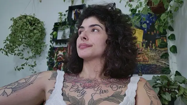 TaliMajesty's cam snapshot