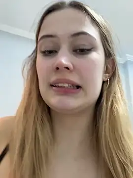 blonde_exe's cam snapshot