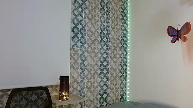 Emilybateee's cam snapshot