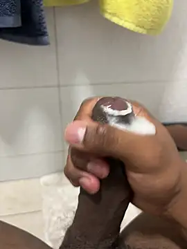 Comeonmyhouse22cm's cam snapshot