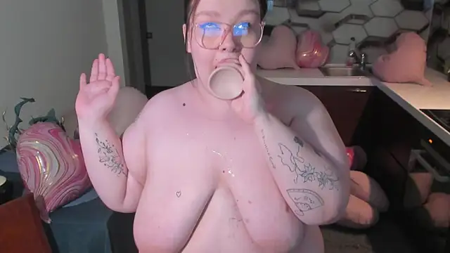 LilyBelll's cam snapshot