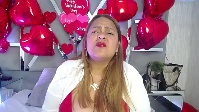 MonzerratBoyer's cam snapshot