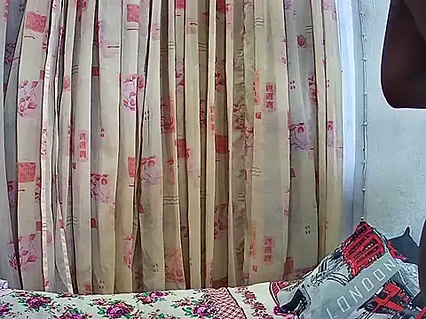 BlackBeauty2002's cam snapshot