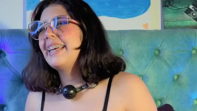 Paola_Lyon_ live sex cam