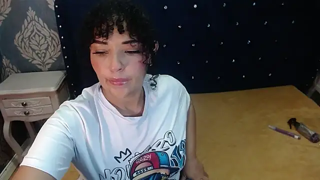 Sofiacowperx live sex cam