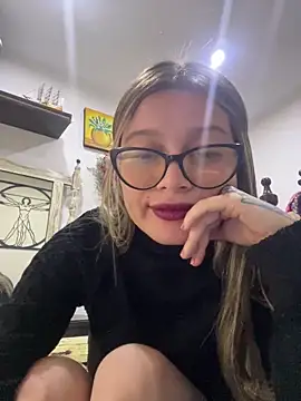 KoraSweett live sex cam