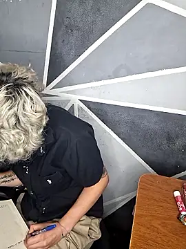 megan_cr's cam snapshot