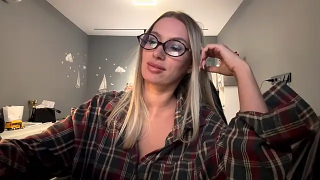 SoftnessMila's cam snapshot