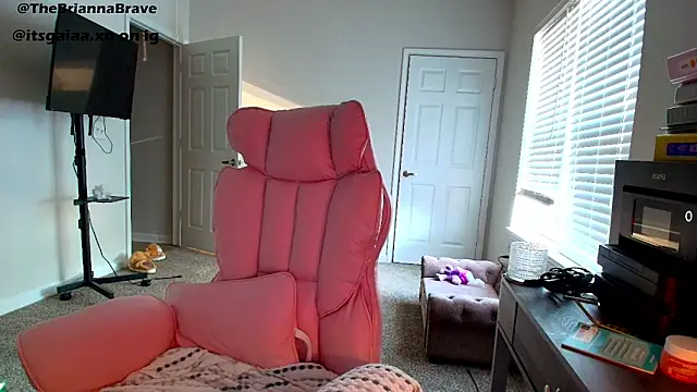 BriannaBrave live sex cam