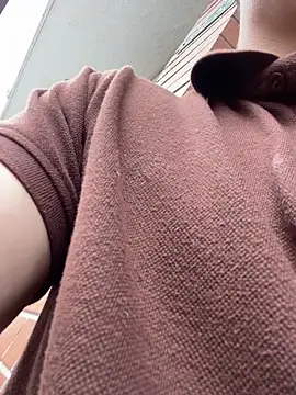 santiObrero live sex cam