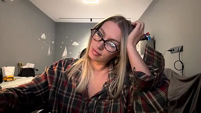 SoftnessMila's cam snapshot