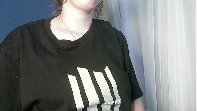 lunahototinparis18's cam snapshot