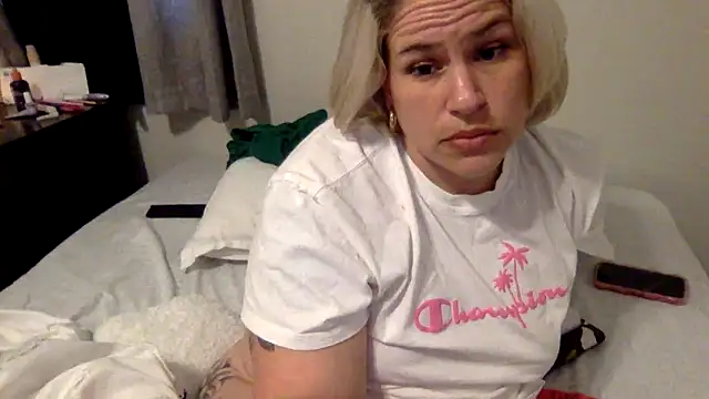 toomuchofafreak's cam snapshot