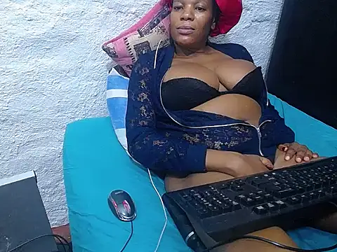 BoobieArtist's cam snapshot