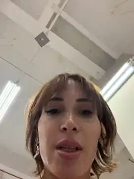 Irresistible24's cam snapshot