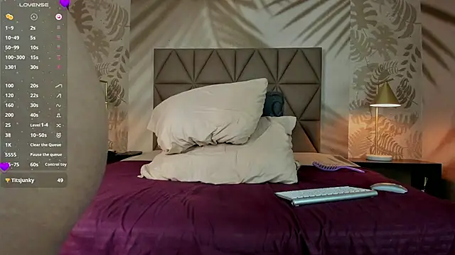 Scarleett_22 live sex cam