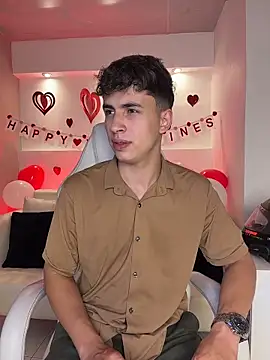 AdrianRinaldi live sex cam