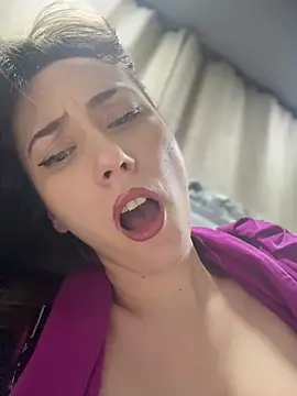 AliceMunro's cam snapshot