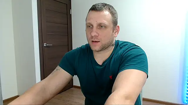 B-L-O-N-D's cam snapshot