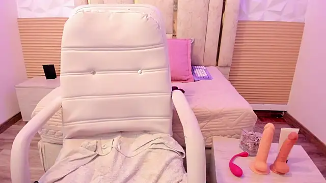 _Eveelyn's cam snapshot