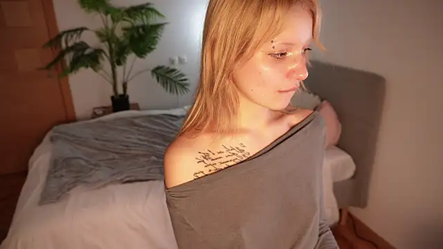 NaomiRosy's cam snapshot