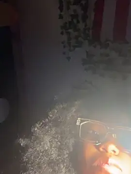 lifeoftt_19xx's cam snapshot