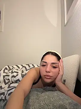 SilkyMira live sex cam