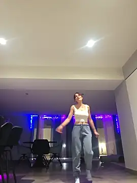 JuneLaFrenchie's cam snapshot