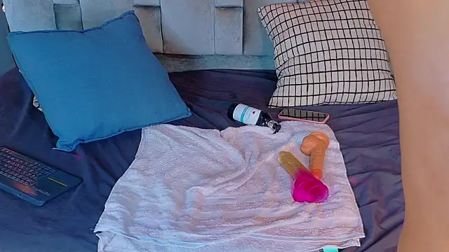 FernandaBrown__'s cam snapshot