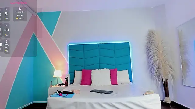 _victoria_collins_'s cam snapshot