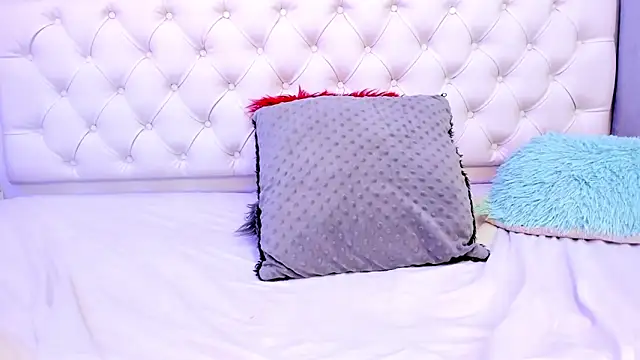 MHONIKBELUCCI's cam snapshot