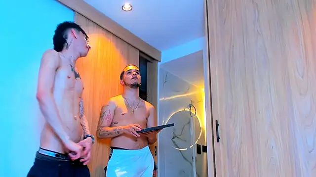 TheBatMansion live sex cam