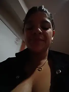 Layla-daring live sex cam