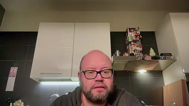 theitalianbear live sex cam