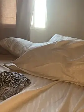 Lucy_strong1's cam snapshot