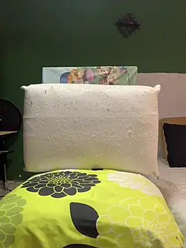 Estefani_32's cam snapshot