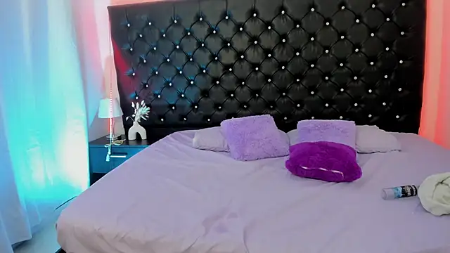 CrystalRose_40's cam snapshot