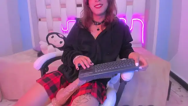 MilkWhore1 live sex cam