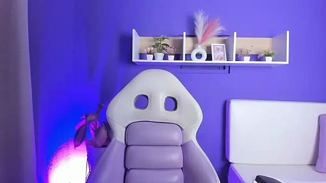 Zoe_Curvy_'s cam snapshot