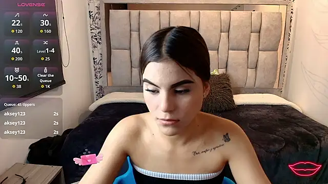 Emily__Cute__'s cam snapshot