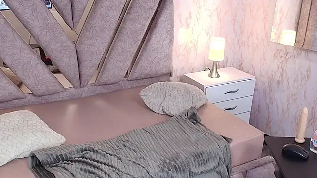 GISELLE_HOTLOVE's cam snapshot