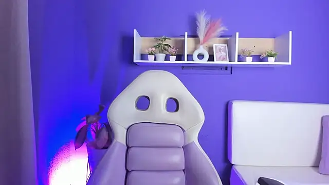 Zoe_Curvy_'s cam snapshot