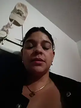 Layla-daring live sex cam