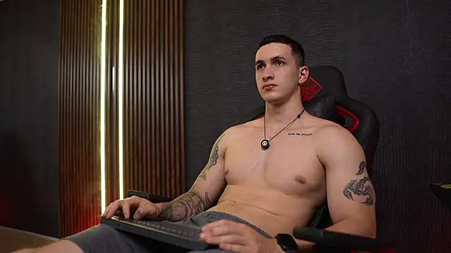 JacksonOlsenn live sex cam