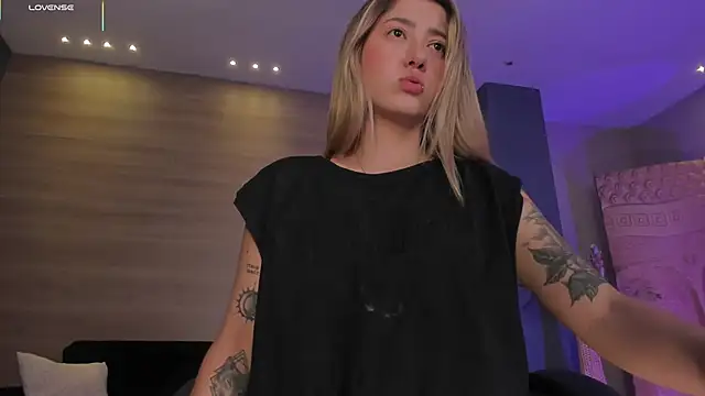 EveBensonX live sex cam