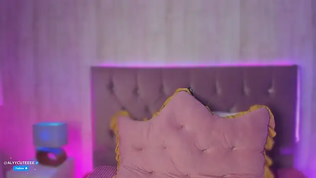 alyy_cut3's cam snapshot