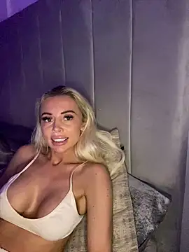 MaeBlonde's cam snapshot