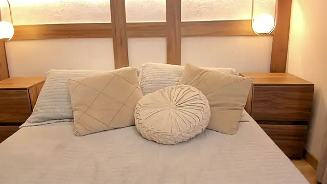 Aurea_Silk's cam snapshot