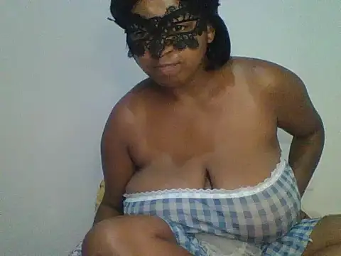 SexyElodie01's cam snapshot