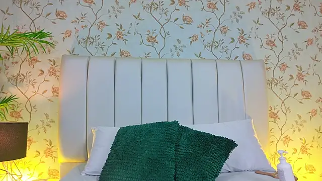 Lexxi_gb's cam snapshot